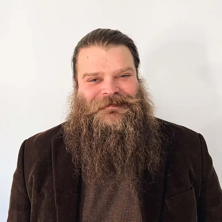 Josh Strasshofer's Headshot